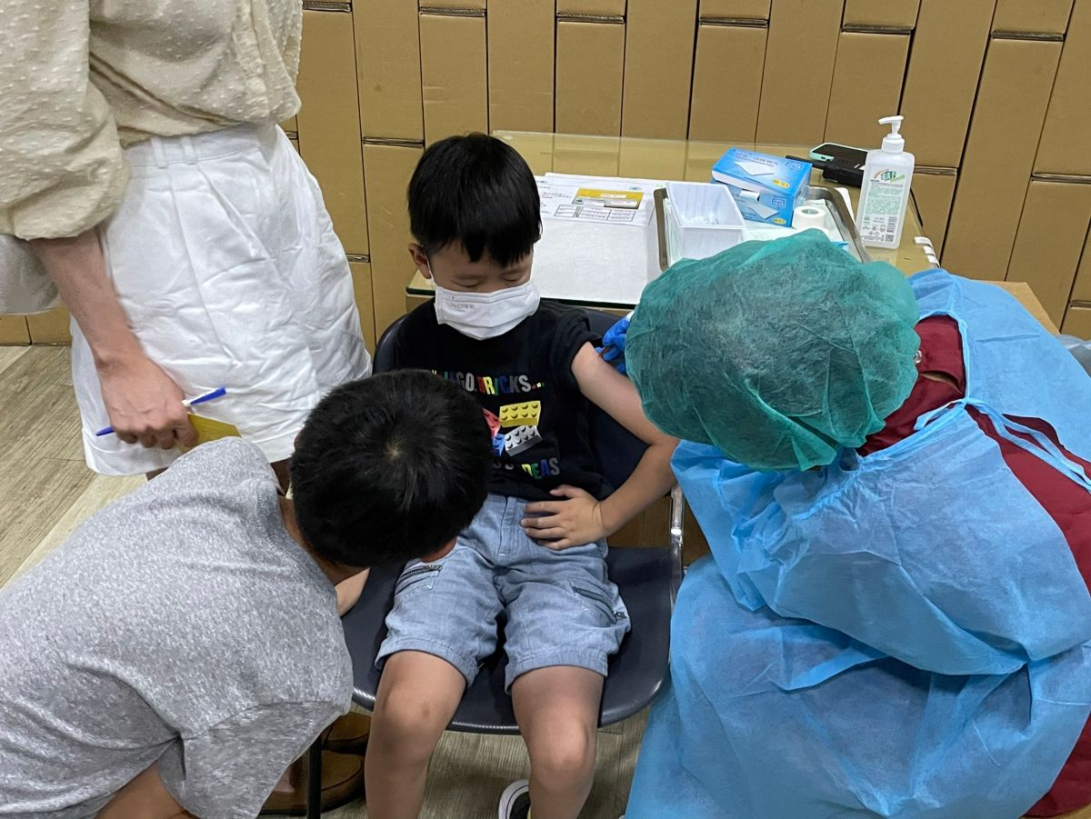 ▲六都提供的7大兒童疫苗接種站，5日為最後接種日。圖為台中科博館接種狀況。（圖／台中榮總提供）