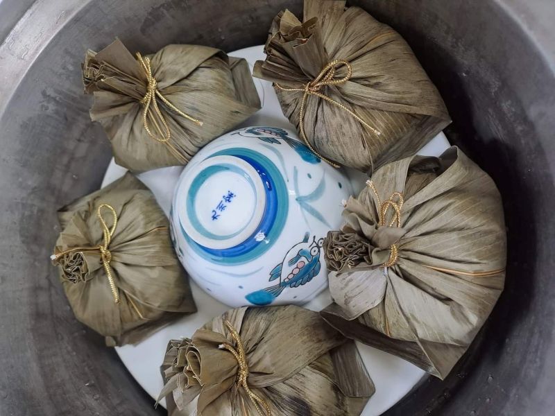 電鍋蒸肉粽別直接放!主婦「倒扣磁碗」秒升級:超萬用