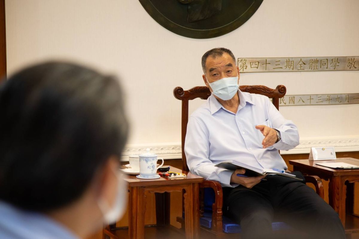 ▲空軍官校AT-3教練機失事，飛行員徐大鈞少尉殉職，國防部長邱國正指示空軍，務必全力協助家屬處理後續事宜，並徹底釐清事因，進行通盤檢討。(圖／軍聞社提供)