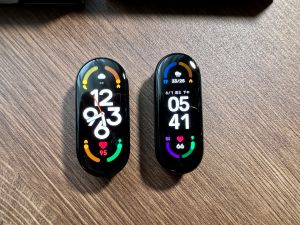 小米手環7(圖左)、小米手環6(圖右)。(圖/記者周淑萍攝) ▲小米手環7(圖左)、小米手環6(圖右)。(圖/記者周淑萍攝)
