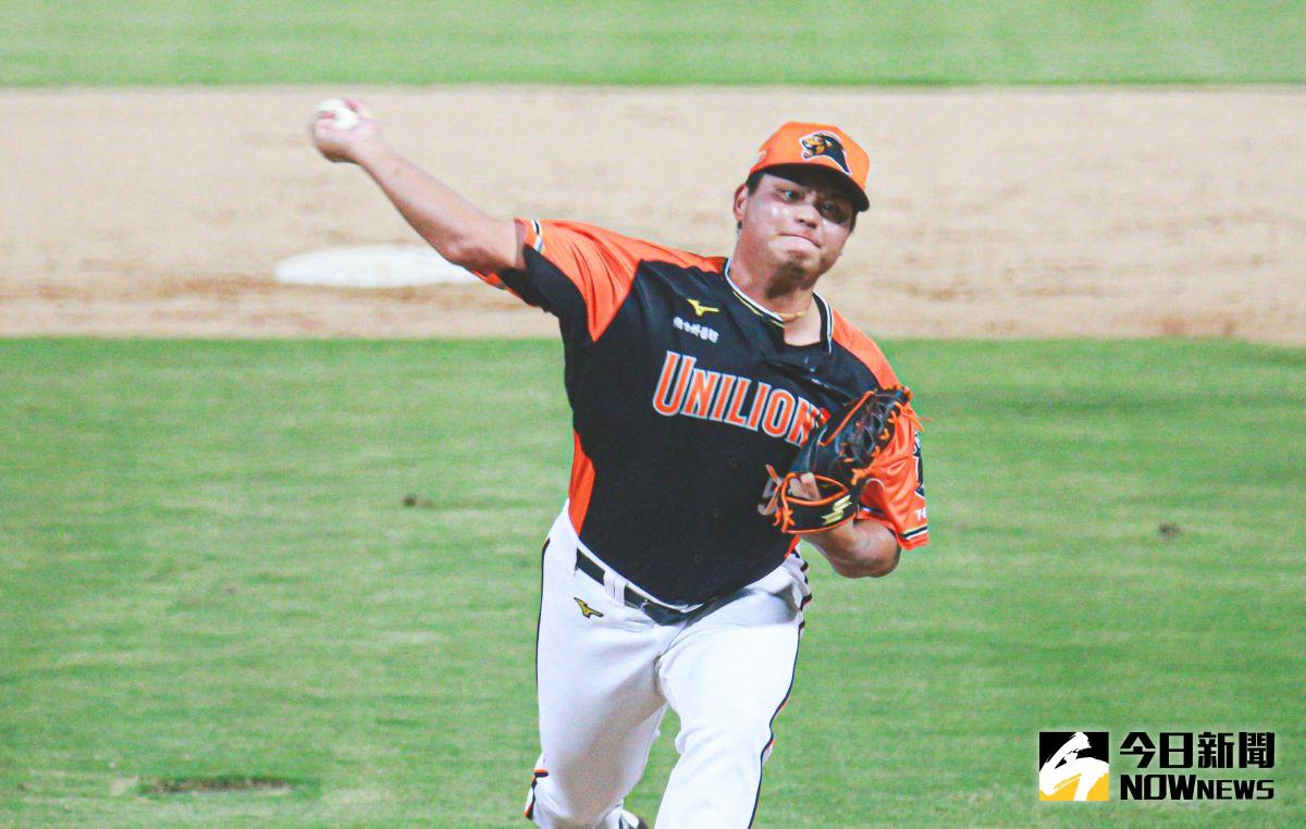 ▲統一獅胡智為昨（13日）對陣味全龍，在4:2領先時，中繼1.1局失掉2分，在賽後引來球迷私訊攻擊。（圖／記者葉政勳攝）