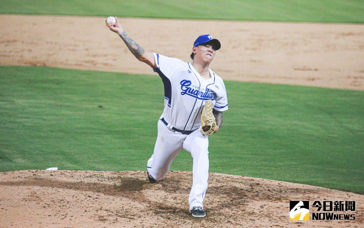 ▲富邦悍將投手陳鴻文。（圖／記者葉政勳攝 , 2022.06.01）