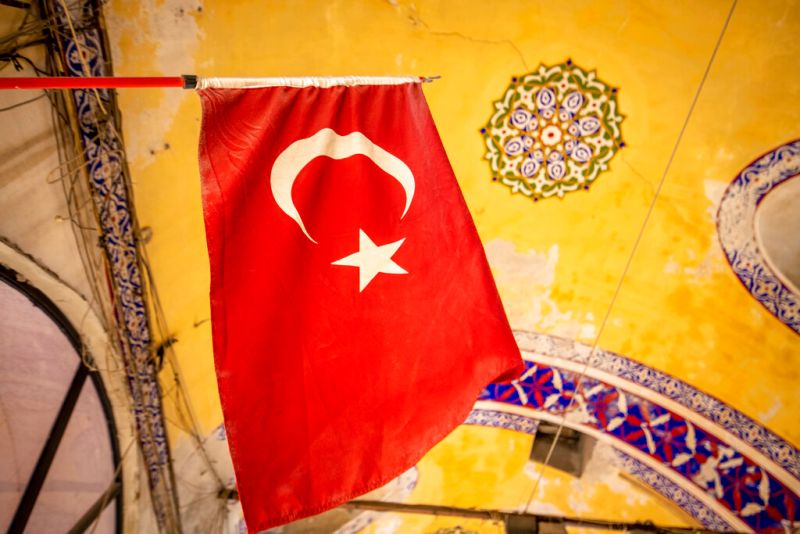 ▲土耳其國會通過「不實資訊法案」第29條。法律未來若上路，公開散布誤導性資訊者將面臨1到3年徒刑。圖為土耳其國旗。（圖／美聯社／達志影像）