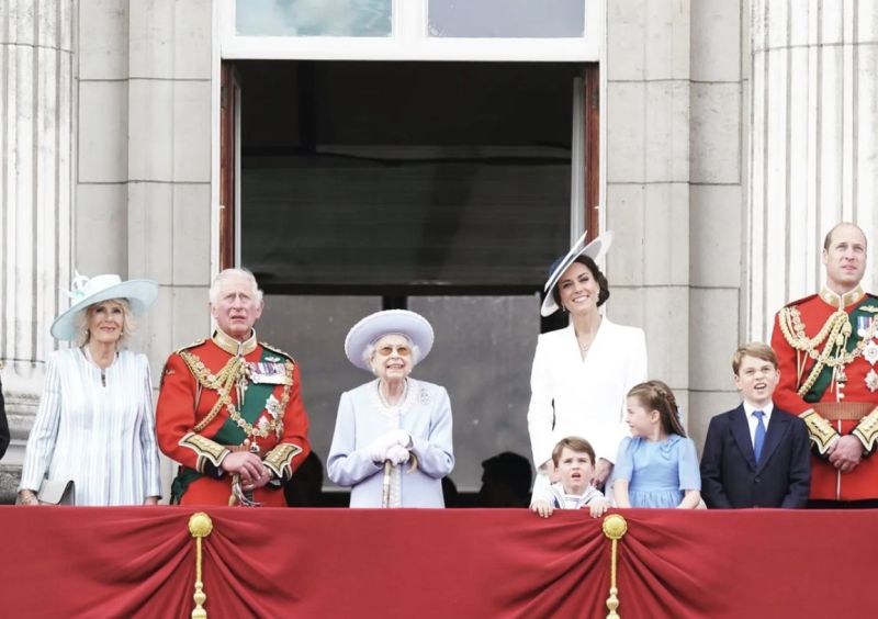 ▲2022年6月2日，英國女王伊麗莎白二世（Queen Elizabeth II）出現在白金漢宮的陽台。（圖／翻攝自The Royal Family Instagram）