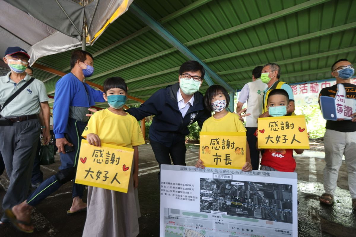 ▲對於台北市長柯文哲說「高雄將來黑數會更多，因為高雄PCR量能不可能贏過台北」，對此高雄市長陳其邁今（4）日指出，現在判定確診是以快篩陽判陽為基準。（圖／高雄市政府提供）