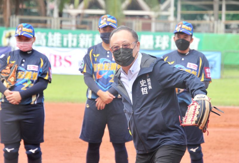 ▲高雄市副市長史哲開球。（圖／壘協提供）