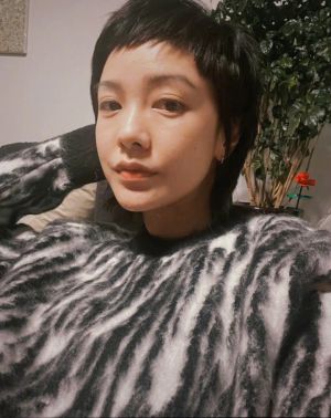 郭采潔 ▲郭采潔母親早逝,個性早熟,辛酸都是自己苦吞。翻攝郭采潔微博