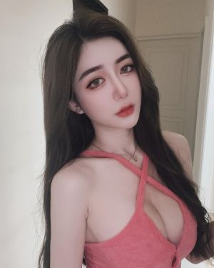 ▲樂樂感性謝謝閨密一路陪伴。(圖/天燈妹IG) ▲樂樂感性謝謝閨密一路陪伴。(圖/天燈妹IG)