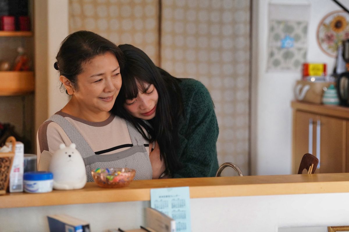 ▲小松菜奈（右）電影中的詮釋，感動已故原著家人。（圖／車庫娛樂）