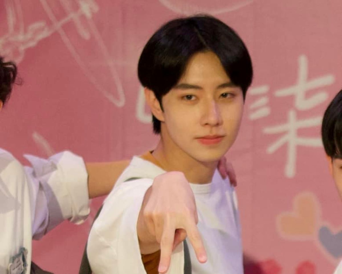 ▲一名就讀台大醫學系的男家教，意外因帥臉激似王一博而爆紅。（圖／黃硏綸授權提供）