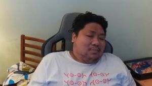 ▲統神直播批評兒子表現差,並刪掉遊戲,結果被爆氣甩門給嚇到。(圖/統晨大戲院YouTube) ▲統神直播批評兒子表現差,並刪掉遊戲,結果被爆氣甩門給嚇到。(圖/統晨大戲院YouTube)