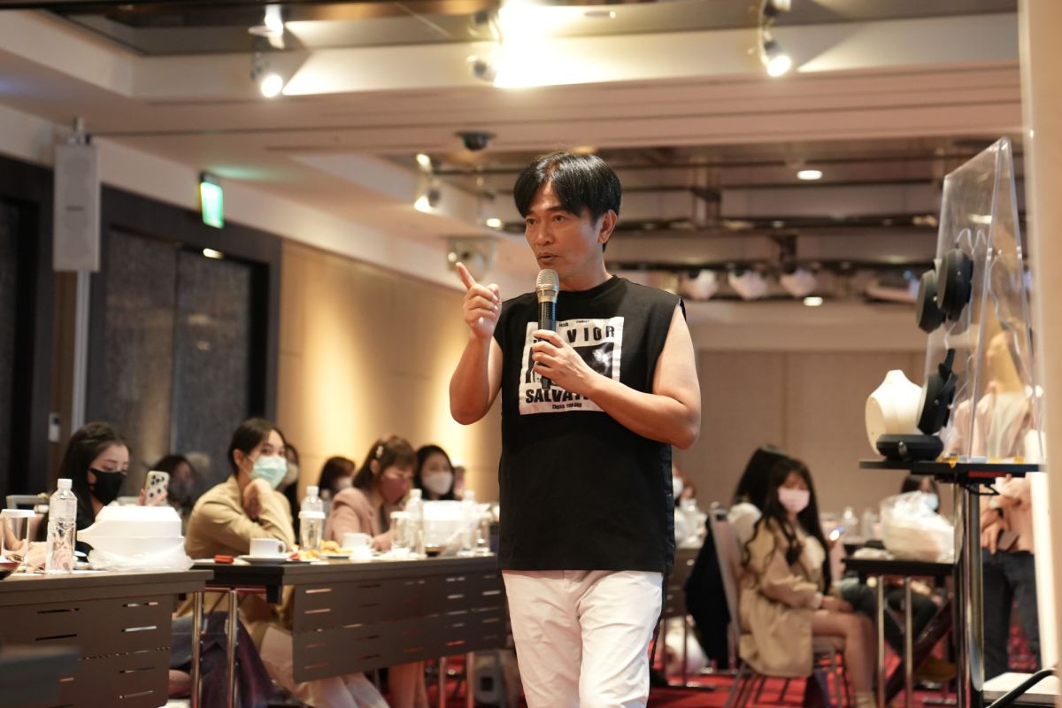 ▲吳宗憲勉勵直播主們堅持努力，向目標前進。（圖／浪LIVE提供）