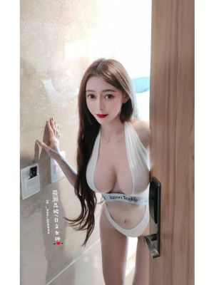 ▲長瀨昆妮穿泳裝應門。(圖/長瀨昆妮臉書) ▲長瀨昆妮穿泳裝應門。(圖/長瀨昆妮臉書)