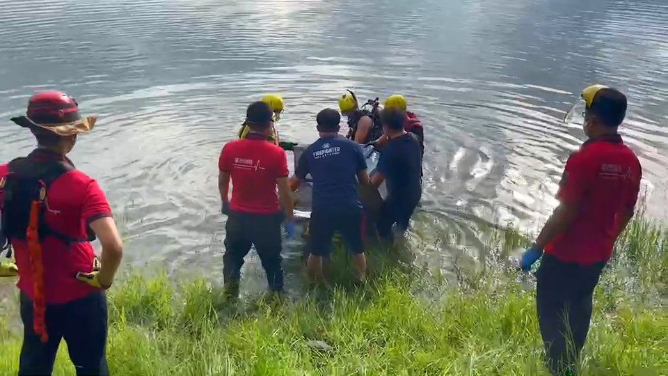 ▲嘉義蘭潭7日傳出，一名7旬翁走入水中後溺斃。（圖／翻攝畫面）