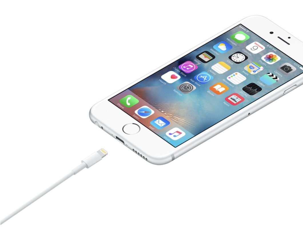 ▲配合歐盟新規定中小型電子產品需統一採用Type-C介面，iPhone特規的Lightning連接埠很有可能在2024年秋天走入歷史。(圖／翻攝官網)