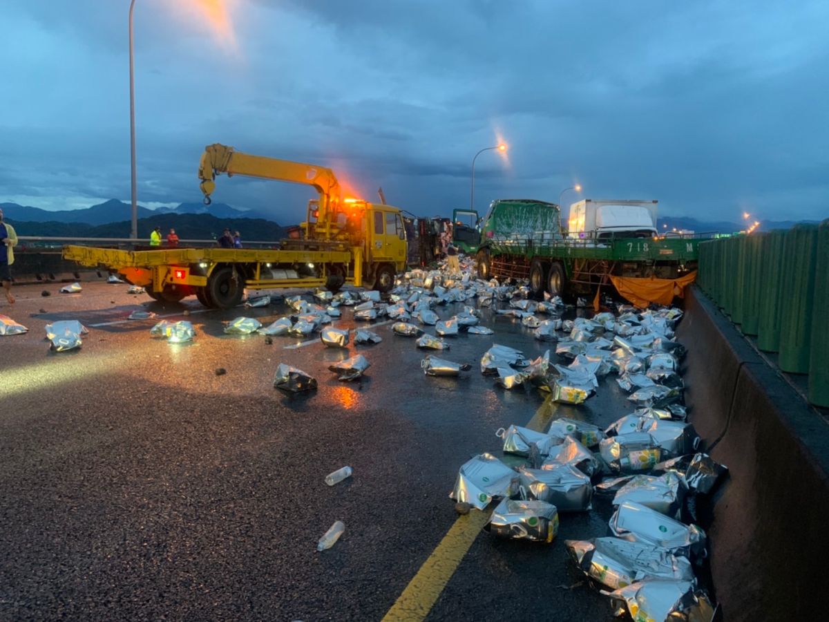 ▲國道3號北向227K、南投路段，9日清晨4點多發生重大死亡車禍。（圖／翻攝自高公局1968即時路況）
