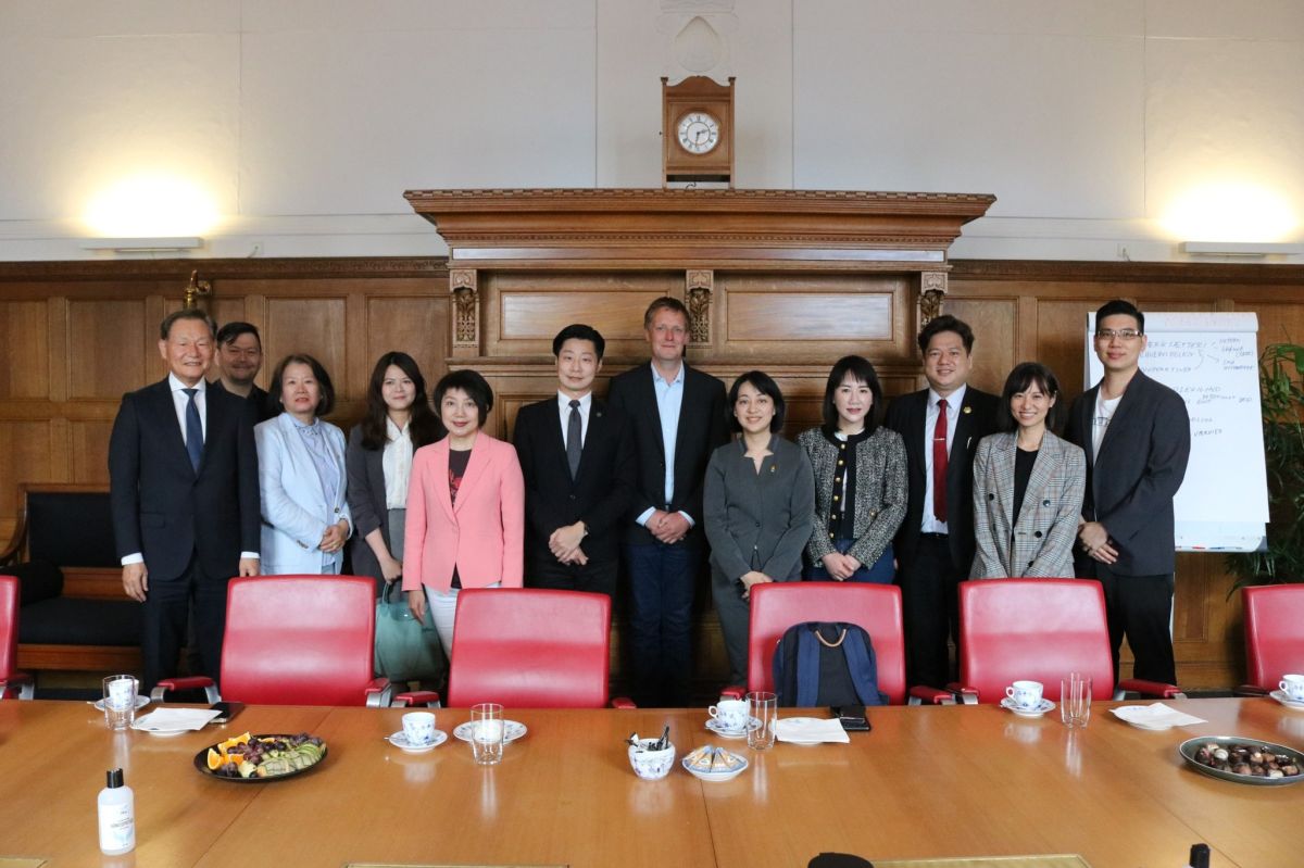 ▲哥本哈根民主峰會登場，立法院籌組的跨黨派立委訪問團抵達哥本哈根，拜會哥本哈根市長路特肯（Jens-Kristian Lütken）。（圖／王婉諭辦公室提供）