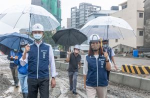 ▲新竹副市長沈慧虹（右起）近日成立臉書粉絲團，貼文更被新竹市長林智堅轉分享。（圖／新竹市府提供）