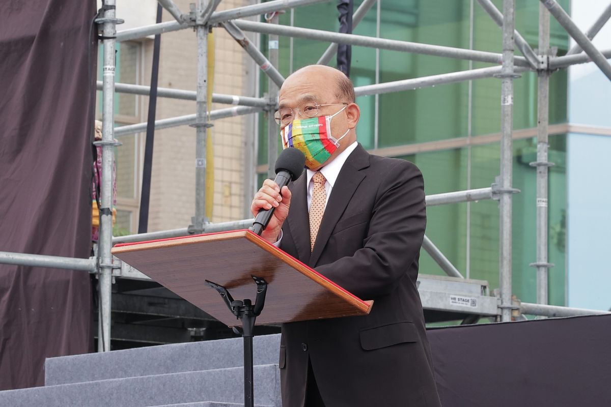 ▲指揮中心昨日宣布鬆綁入境防疫政策，行政院長蘇貞昌說，不是用選舉考量。（資料圖／總統府提供）