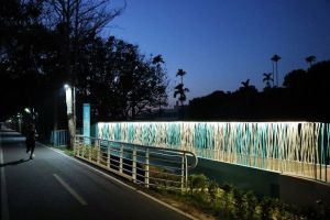 蒂芬尼綠絕美行人景觀橋 中市潭雅神綠園道安心遊 ▲潭雅神綠園道行人景觀橋,夜間打燈更散發獨特時尚氣息與美感(圖/觀旅局提供2022.6.11)
