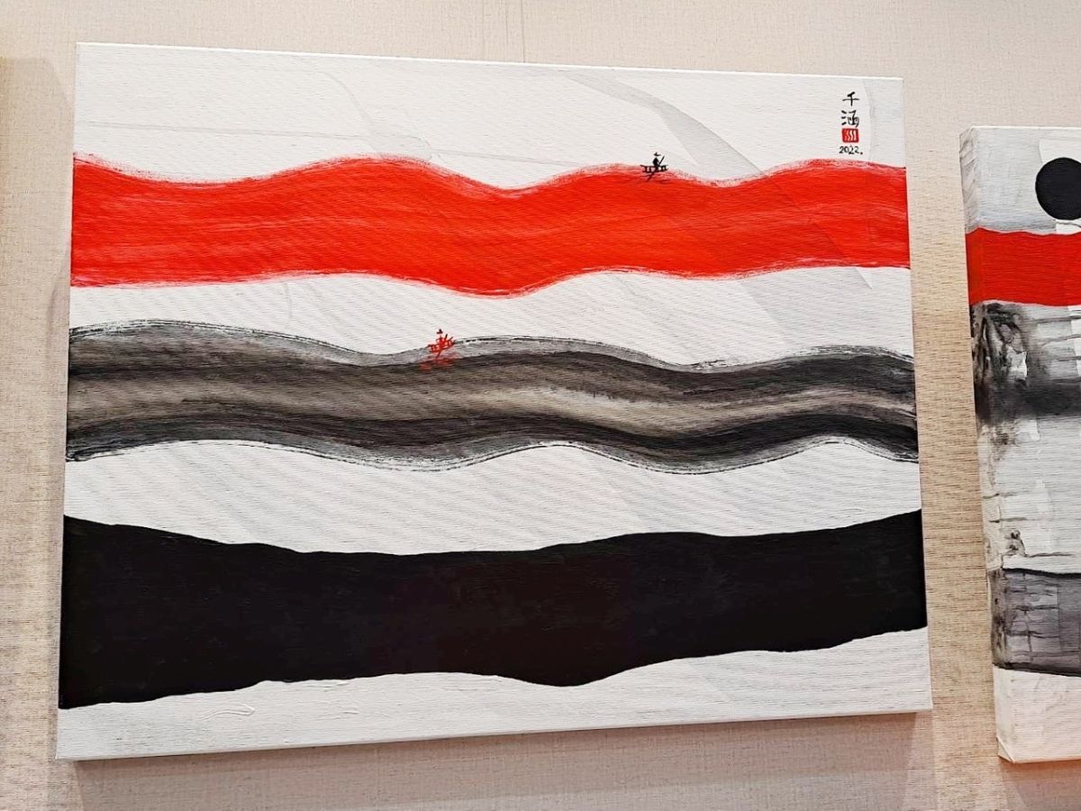 ▲藝術家創作一系列結合世俗警語及具有醒覺人心的獨特藝術作品。（圖／夏千涵提供）