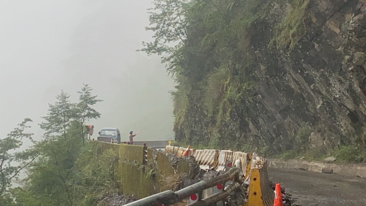 ▲南橫公路東端初來至向陽路段，今天下午4時預警性封閉，巡查安全無虞後再開放通車。（示意圖／公路總局）