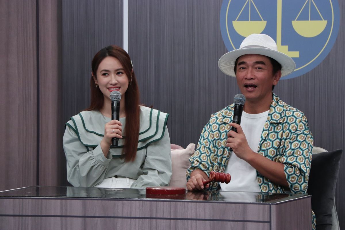 ▲吳姍儒（左）也嚇傻！吳宗憲（右）防狗仔偷拍有招數。（圖／中天提供）