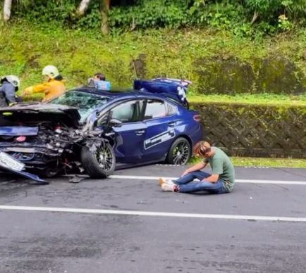 宜蘭台7丙嚴重車禍！「硬皮鯊」對撞遊覽車　車頭全毀
