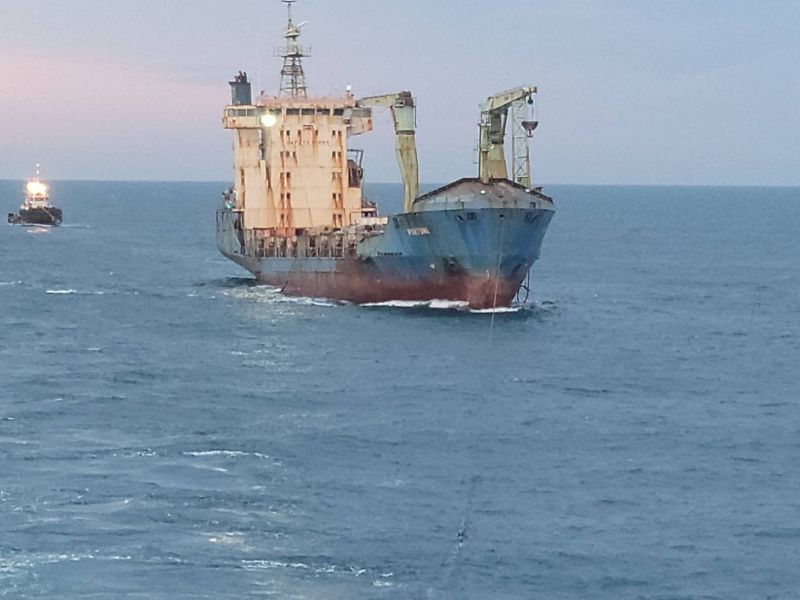 信燕輪貨船成功拖淺　恢復澎湖吉貝嶼海域環境
