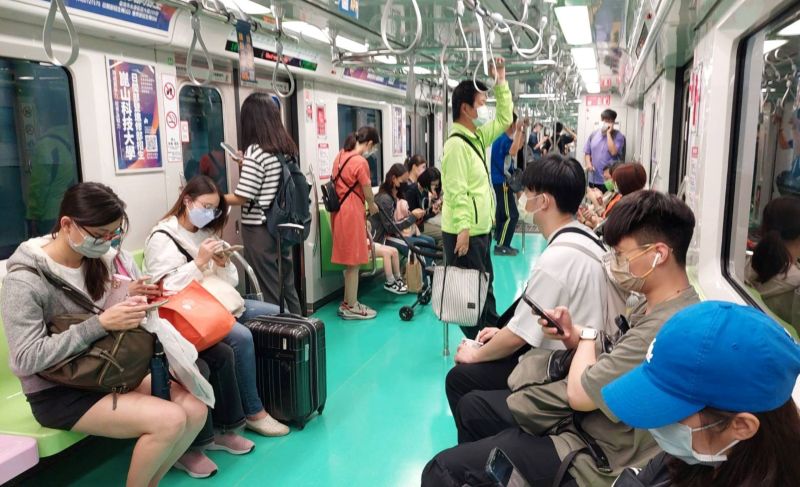 ▲台中捷運累積運量預計達到800萬人次，將再送出3支iPhone 13(圖／中捷公司提供2022.6.113)