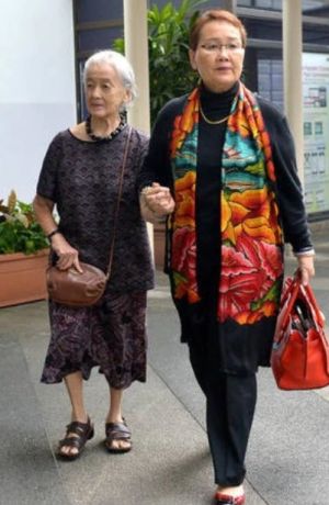 ▲直至某天,富婆外甥女前來拜訪,才發現家中竟住著男導遊一家。(圖/翻攝微博) ▲直至某天,富婆外甥女前來拜訪,才發現家中竟住著男導遊一家。(圖/翻攝微博)