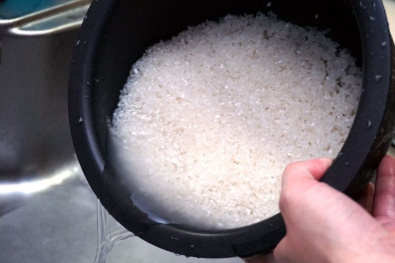 ▲看似簡單的洗米其實也是一大學問，若忽略一些細節，很可能就會導致營養成分跟著流失。（示意圖／翻攝photoAC）