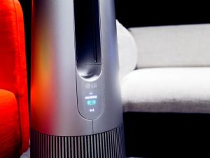 ▲今（2022）年榮獲紅點國際設計大獎的LG PuriCare™ AeroTower™風革機，重新定義家電定位。（圖／NOWnews攝）