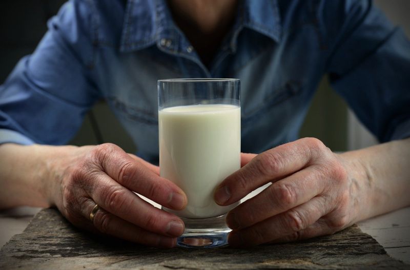 ▲網友特別詢問「台灣牛奶世界貴的原因是什麼？」（示意圖／翻攝pixabay）