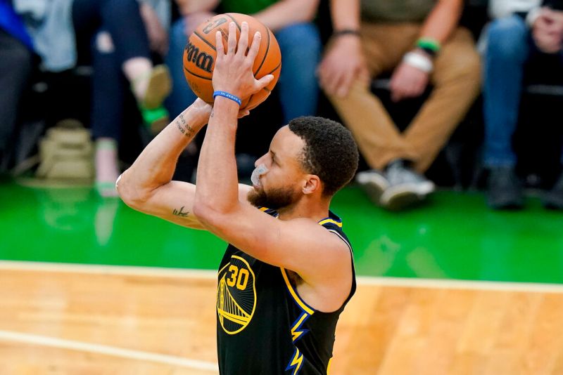 NBA／狀態不佳　Curry連續132場季後賽命中三分紀錄終結
