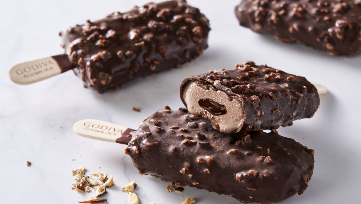 ▲7-ELEVEN每年和GODIVA獨家合作一檔冰品，成為年度必吃經典之一，業者稱每5秒就賣掉1支。（圖／業者提供）