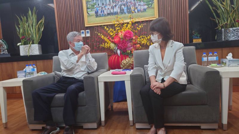 ▲前衛生署長楊志良今(14)天到高雄市議會拜會議長曾麗燕。(圖/記者鄭婷襄攝,2022.06.14)
