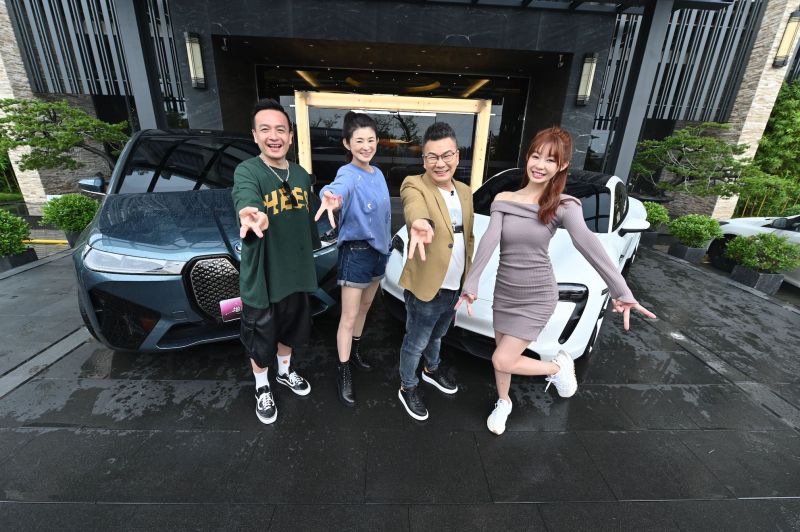 ▲小鐘（左起）、蘇宗怡、沈玉琳以及Yuri開著2款熱門電動車，體驗一趟泡溫泉、吃美食之旅。（圖／TVBS提供）