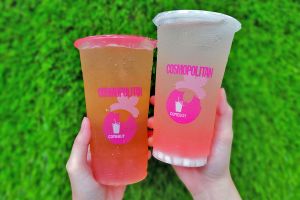 手搖飲發瘋?這杯「亂七八糟」加爆7種料:買一送一限3天 ▲咀嚼控也有夢幻選擇, COMEBUY「限定柯夢系列」粉紅魔力狂圈粉。(圖/COMEBUY提供)