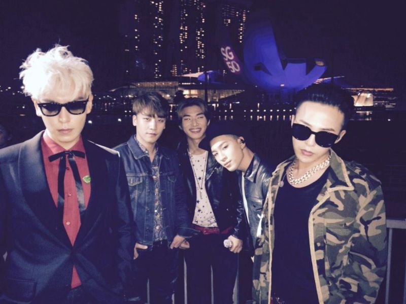 ▲YG娛樂於2006年推出的男子團體,最初成員有T.O.P、太陽、G-Dragon、大聲以及勝利(圖/取自《@BIGBANGTrends》推特)