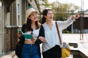 疫後單身旅遊退燒?6成人偏好豪華度假:不想再當背包客 ▲新冠疫情影響甚鉅,Klook分享最新亞太地區旅遊趨勢調查,相較於疫情前近79%的千禧世代旅客渴望單身旅遊,疫後亞太地區的旅客更偏好與朋友一起旅行,而且有60%的亞太區旅客偏好豪華度假而非背包客行程。 (圖/Klook提供)