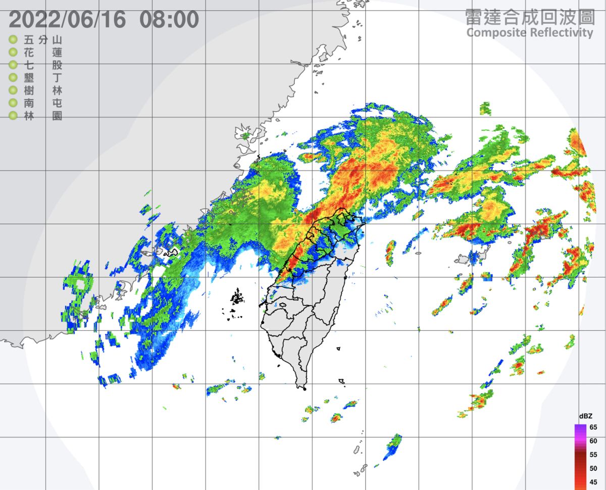 ▲今日上午鋒面帶上產生「颮線」，為中部以北地區帶來短時間劇烈降雨與強風。（圖／翻攝推特中央氣象局官網）