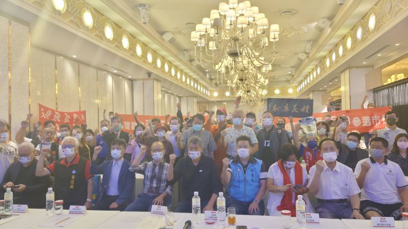 ▲高雄企業界今(16)日在林皇宮舉辦歡迎孫文學校校長張亞中參選高雄市長記者會,但他並未宣布參選。(圖/記者鄭婷襄攝,2022.06.16)