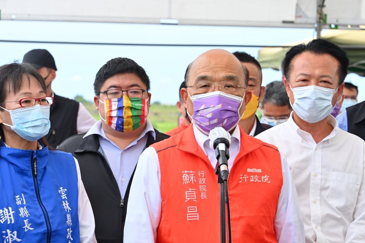 ▲蘇貞昌說，何黑心不良廠商以不符合標準的的其他廠牌魚目混珠不法行為，政府一定基於保護國人健康嚴查嚴辦。（圖／行政院提供）