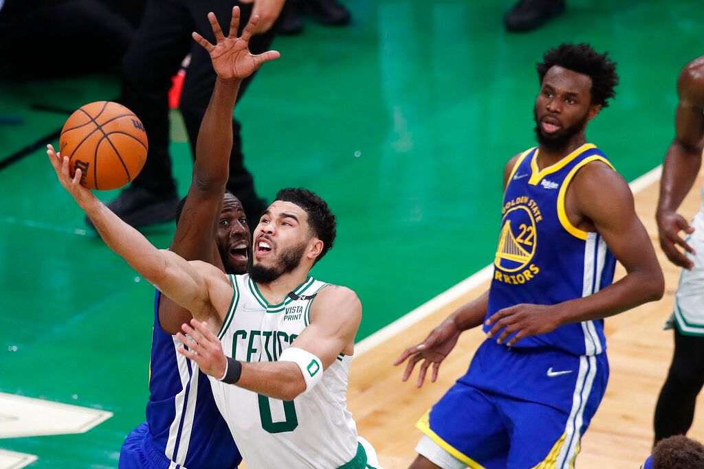 ▲塞爾提克球星Jayson Tatum在總冠軍賽被勇士的高強度防守給限制。（圖／美聯社／達志影像）