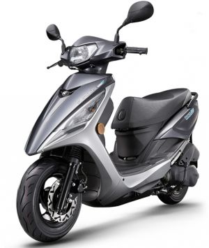 報導 ▲光陽Famous新名流125以「綠.環.勁」引擎系統(Green Power)超節能技術三大要素整合為一體。(圖/光陽官網)
