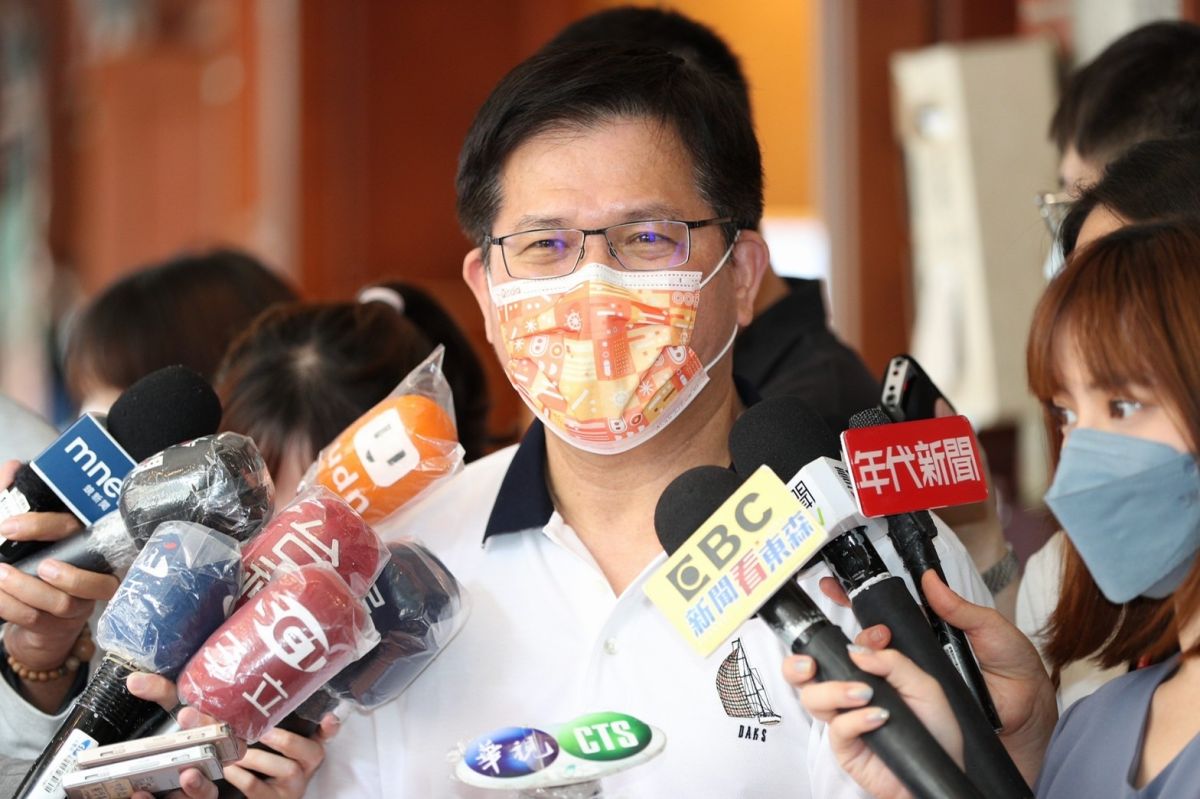 ▲林佳龍說，提出智慧經濟跟觀光的訴求，最重要的是疫後經濟振興的政策。（圖／林佳龍辦公室提供）