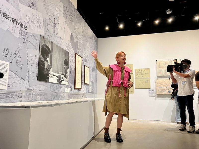 ▲吉卜力動畫大師高畑勲展記者會,邀請藝人LuLu黃路梓茵搶先觀展。(圖/記者周淑萍攝)