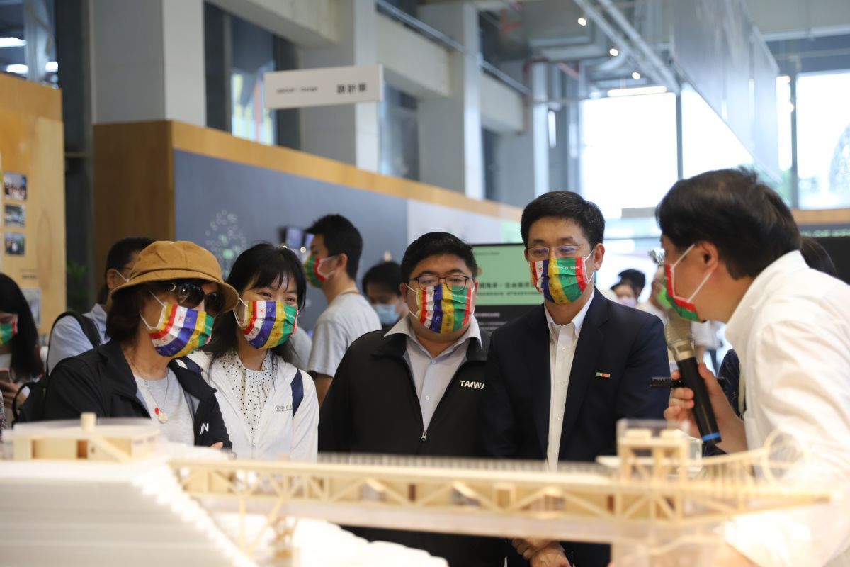 ▲蘇治芬赴基隆參訪2022城市博覽會，肯定林右昌讓基隆蛻變，也期待蔡適應可以接棒。（圖／翻攝自蘇治芬臉書）