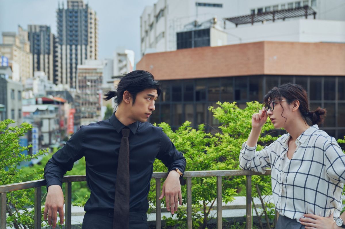 ▲陳柏霖（左）嗆聲律師金句「告死你們」，攜手郭雪芙打官司。（圖／Disney+）